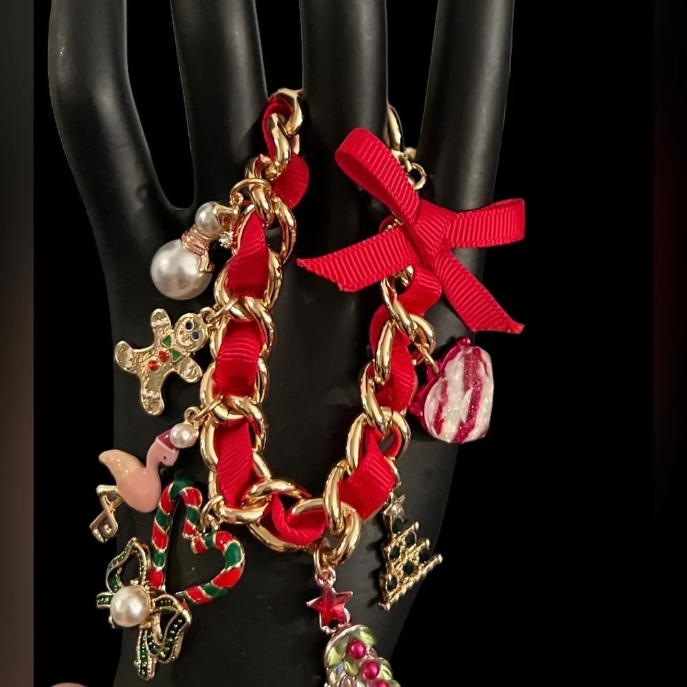 New Betsey Johnson Gold Tone Christmas Charm Rhinestone / crystal Bracelet - Picture 9 of 16